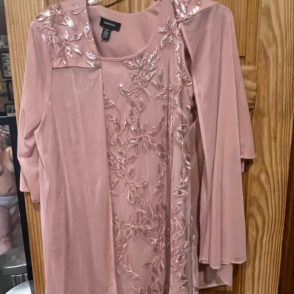R&M Richards Blush Long Sleeve Dress with Shawl pink sequin - Picture 1 of 9